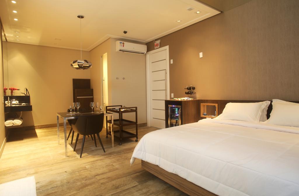 Zaya Motel Premium (Adults Only) ฟลอเรียนอโปลิส ภายนอก รูปภาพ