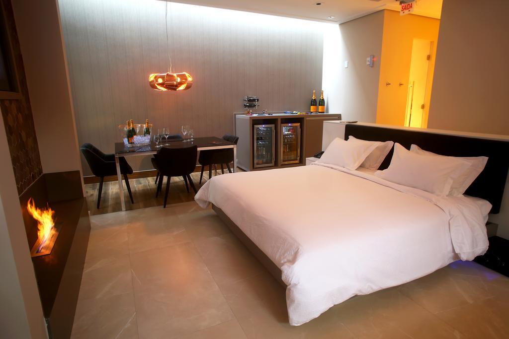 Zaya Motel Premium (Adults Only) ฟลอเรียนอโปลิส ภายนอก รูปภาพ
