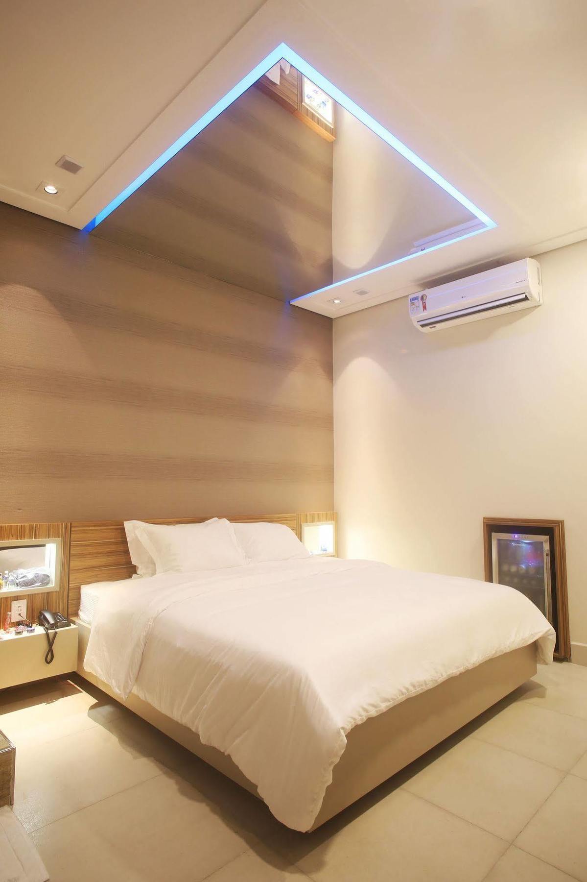 Zaya Motel Premium (Adults Only) ฟลอเรียนอโปลิส ภายนอก รูปภาพ